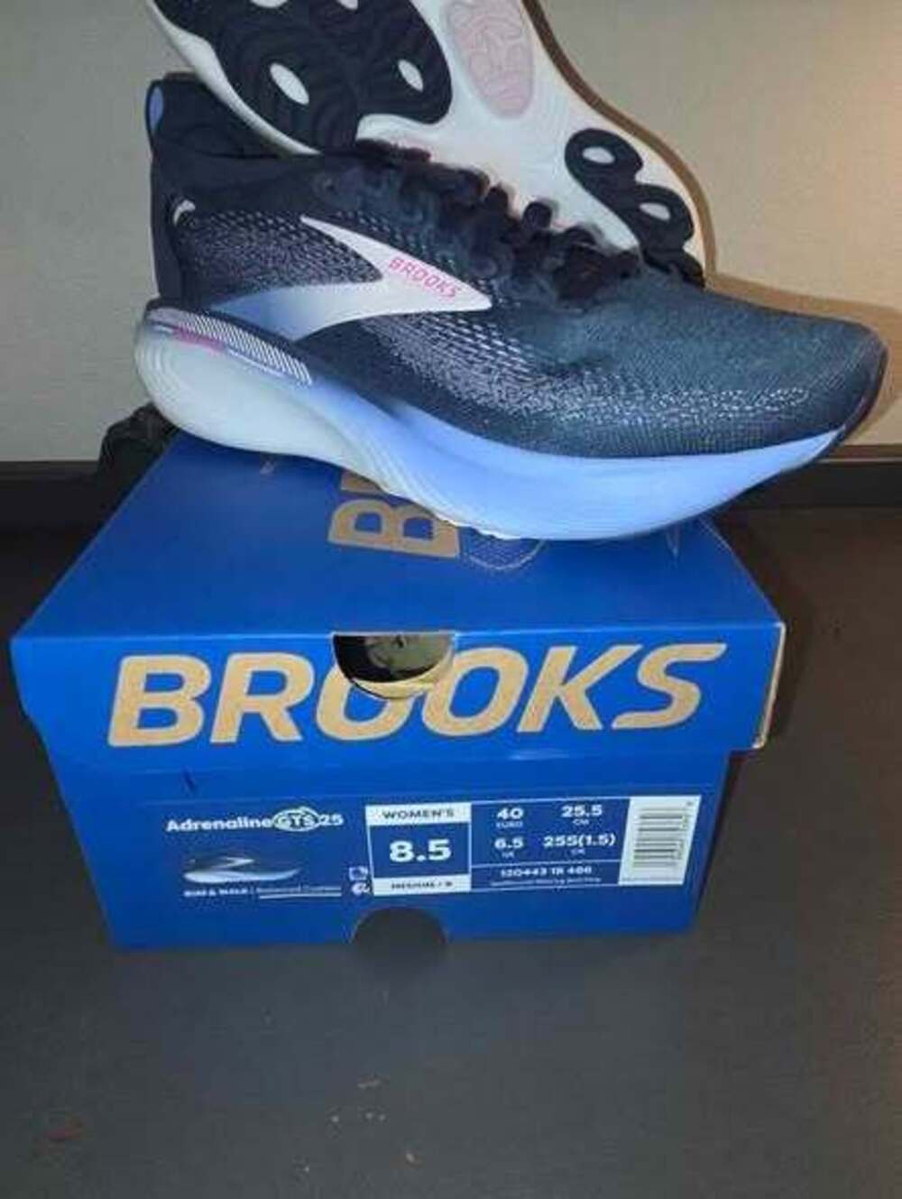 Brooks Adrenaline GTS 25 Women's Size 8.5
